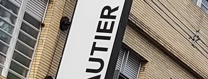 Shopping Vautier is one of Roupa.