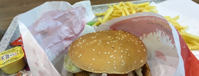 Burger King is one of Alexejさんのお気に入りスポット.