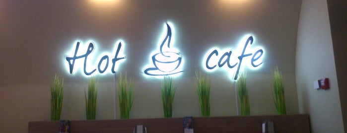 Hot Cafe is one of Lugares favoritos de Johnn.