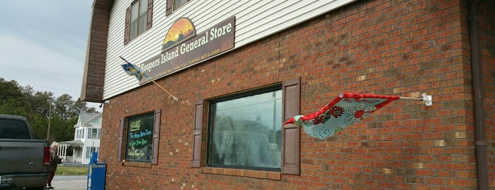 Hooper's Island General Store is one of Tempat yang Disukai Rob.