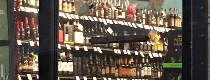 ABC Fine Wine & Spirits is one of Omi'nin Beğendiği Mekanlar.