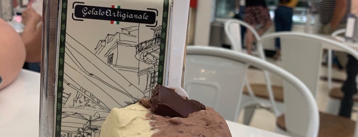 Gelato Borelli is one of Locais curtidos por Marcos.