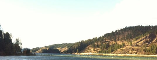 Lake Coeur d'Alene Scenic Byway is one of Lugares favoritos de Janice.