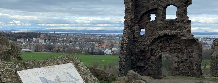 St Anthony's Chapel is one of Edinburgh/Scotland 🏴󠁧󠁢󠁳󠁣󠁴󠁿.