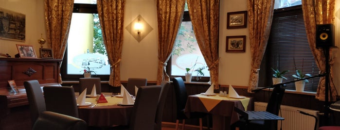 Restaurant Manti is one of Tempat yang Disukai Tatiana.