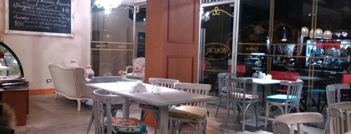 Bonjour Café is one of Lugares favoritos de Andrea.