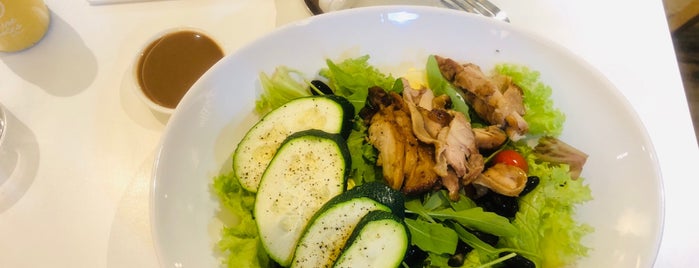 Simply Green Salad is one of Healthy Diet.