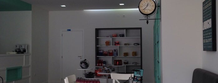 Eat Me is one of Braga Hotspots.