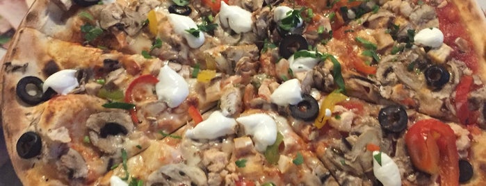 Olio Pizza is one of Posti che sono piaciuti a Lenyla.