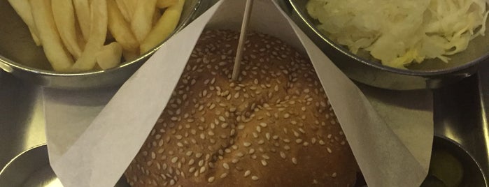 The Burger is one of Lenyla'nın Beğendiği Mekanlar.