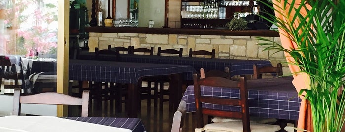 Doria Restaurant is one of สถานที่ที่ Anastasia ถูกใจ.