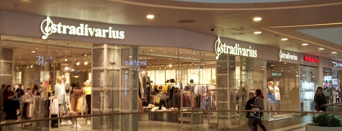 Stradivarius is one of ТРЦ Галерея магазины.