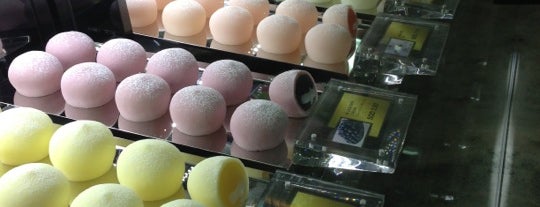 Mochi Sweets is one of Waadさんの保存済みスポット.