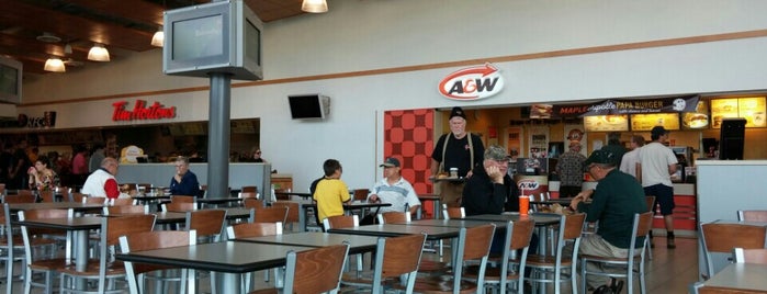 A&W is one of Lugares favoritos de Chris.