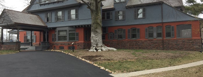 Sagamore Hill National Historic Site is one of Lugares favoritos de Andy.