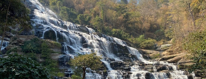 Mae Ya Waterfall is one of Tempat yang Disimpan Bas.