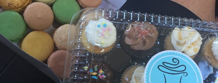 Grace And Shelly's Cupcakes is one of Naples Places.