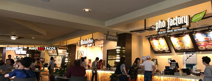 Royal Hawaiian Food Court is one of Hawaii🌴🌺🌈💙 ①.