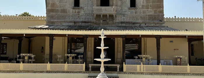 Jagmandir Island Palace Hotel is one of Tempat yang Disukai Sudhanshu.