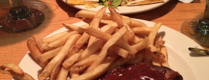 Chili's Grill & Bar is one of Eddieさんのお気に入りスポット.