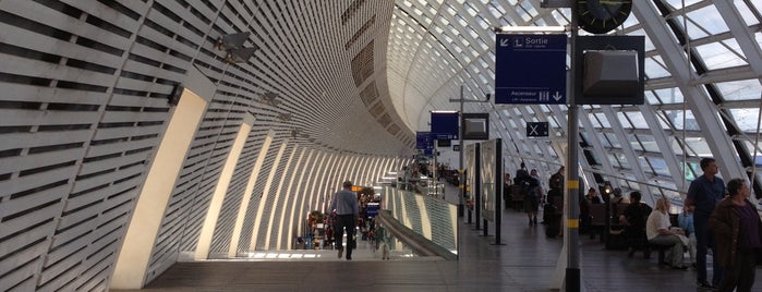 Gare SNCF d'Avignon TGV is one of todo.avignon.