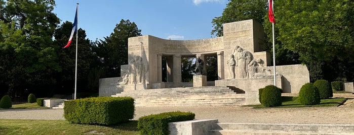 Square de la Porte de Mars is one of Reims.