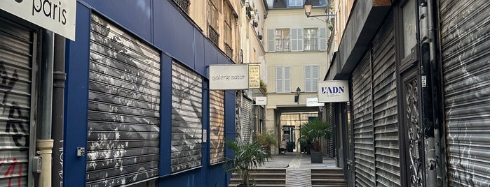 Passage des Gravilliers is one of Passages de Paris.