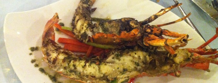 Hatmehit Seafood Restaurant is one of Posti che sono piaciuti a Lawyer.