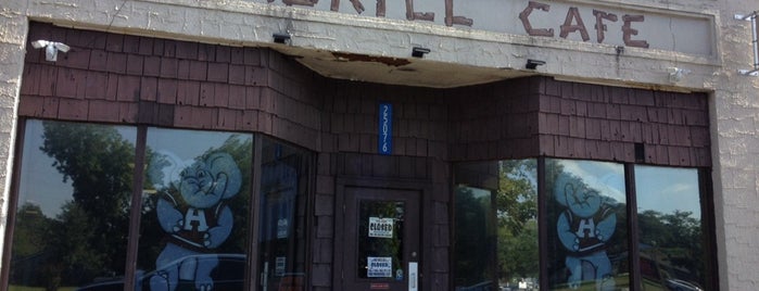 Roadkill Cafe is one of Tempat yang Disukai Brad.