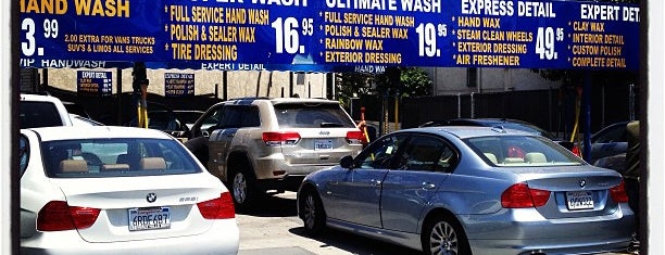 Blue Wave Car Wash is one of Tempat yang Disukai Michael.