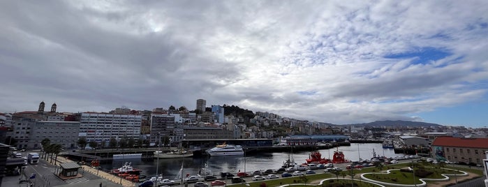 Porto de Vigo is one of Vigo.