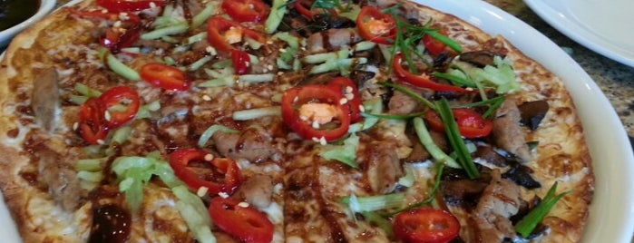 California Pizza Kitchen at Pearlridge is one of Posti che sono piaciuti a Ajay.