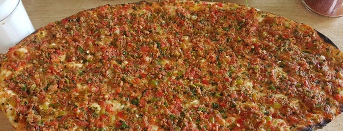 Çıtır Lahmacun is one of Çınarさんのお気に入りスポット.