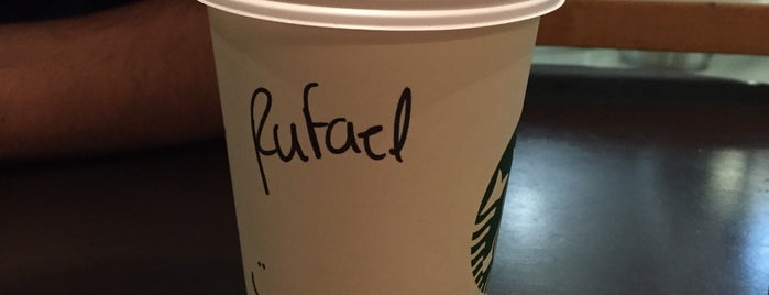 Starbucks is one of Locais curtidos por Francisco.