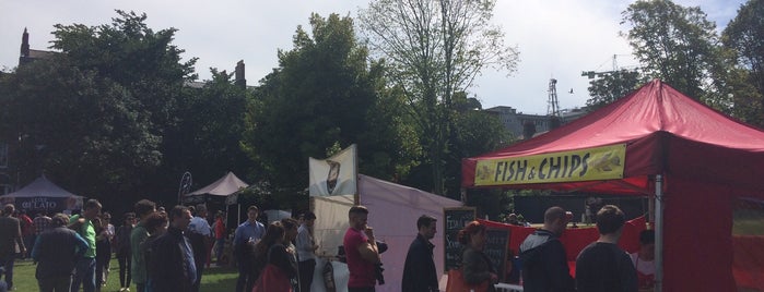 Merrion Square Lunchtime Market is one of Dublin.