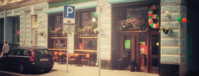 Mollie's Irish Pub is one of Lugares favoritos de Igor.