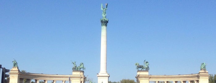 Plaza de los Héroes is one of Budapest 2015.