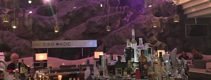 Cascade Bar is one of Locais curtidos por Giorgos.