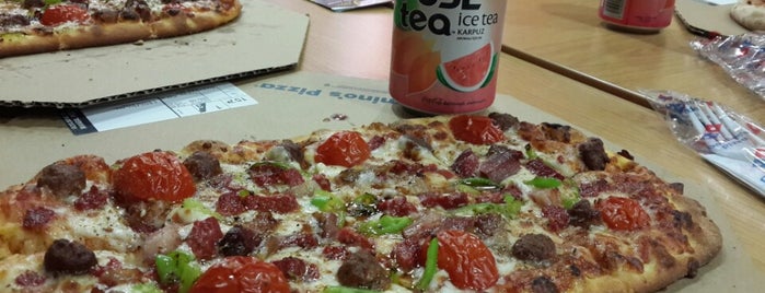 Domino's Pizza is one of Posti che sono piaciuti a 👉 Süleyman.