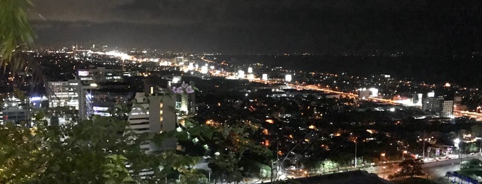 Vivere Sky Lounge is one of Alabang Muntinlupa.