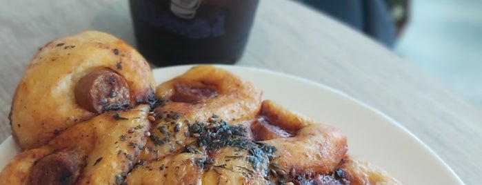 The Coffee Bean & Tea Leaf is one of The 13 Best Places for Blueberries in Manila.