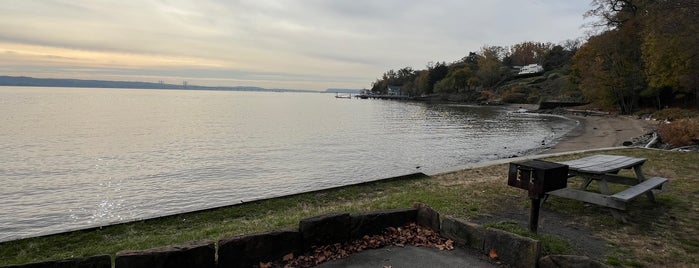 Nyack Beach State Park is one of Outdoors in Rockland.