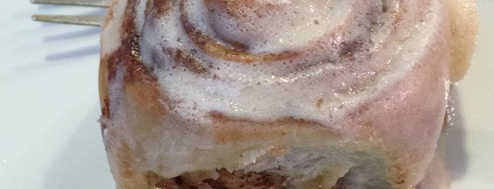 Cinnabon is one of Posti salvati di AngelOFFka.