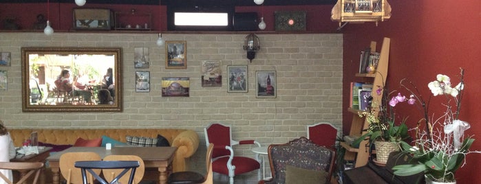 Seratonin Cafe is one of Istanbul.