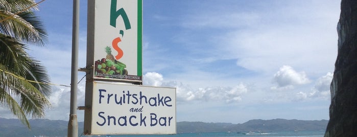 Jonah's Fruitshake and Snackbar is one of Lugares favoritos de Shank.