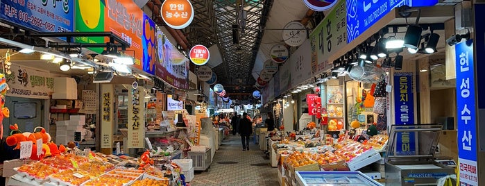 Dongmun Market is one of Jeju (제주도).