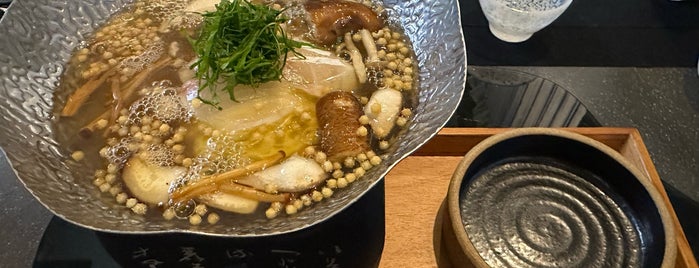 무아 (Mooaa) is one of 서울 스시🍣🐟🦀.