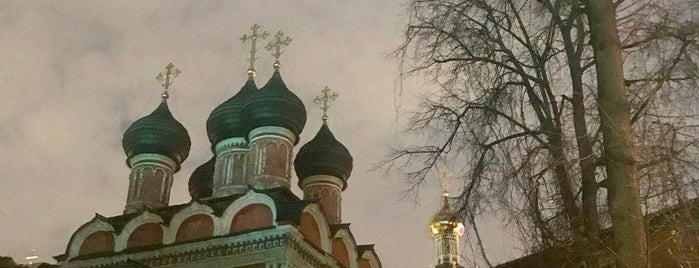 Трапезная Высоко-Петровского  монастыря is one of Olesya : понравившиеся места.