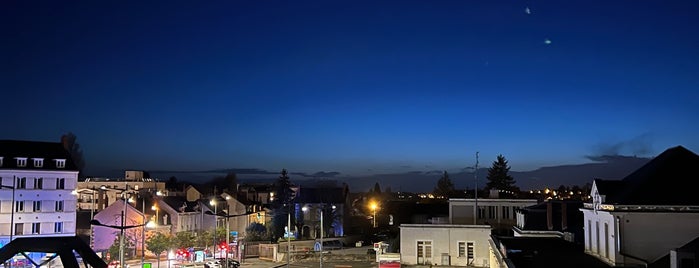 Gare SNCF de Bourges is one of Gare.