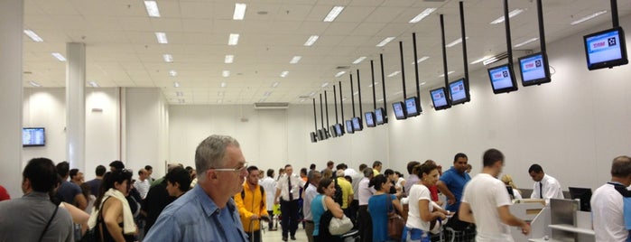 Sala de Embarque LATAM is one of Aeroportos.
